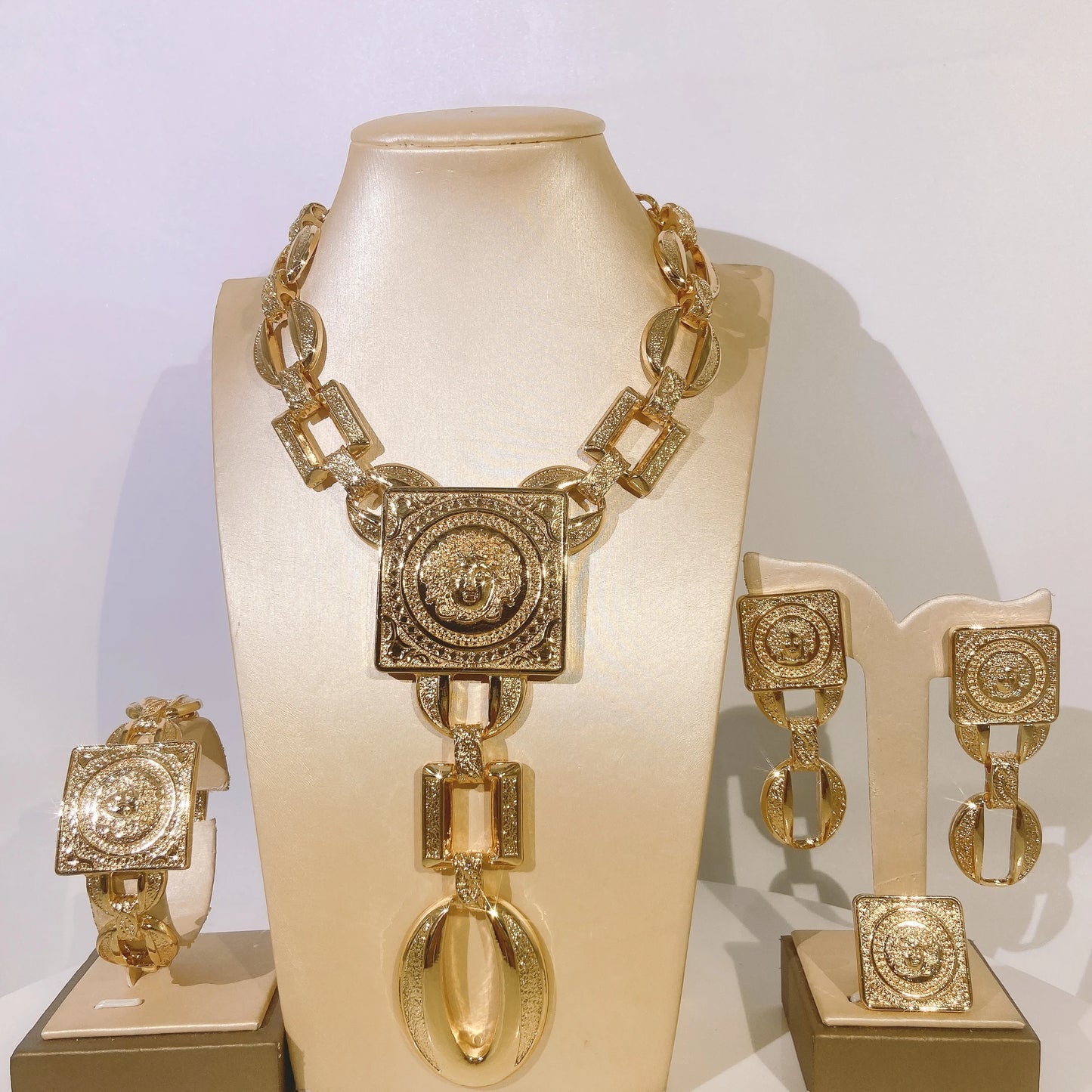 Face Charm Elegance: 3-Piece Ladies Jewelry Set – Pendant Necklace, Statement Earrings & Square Ring