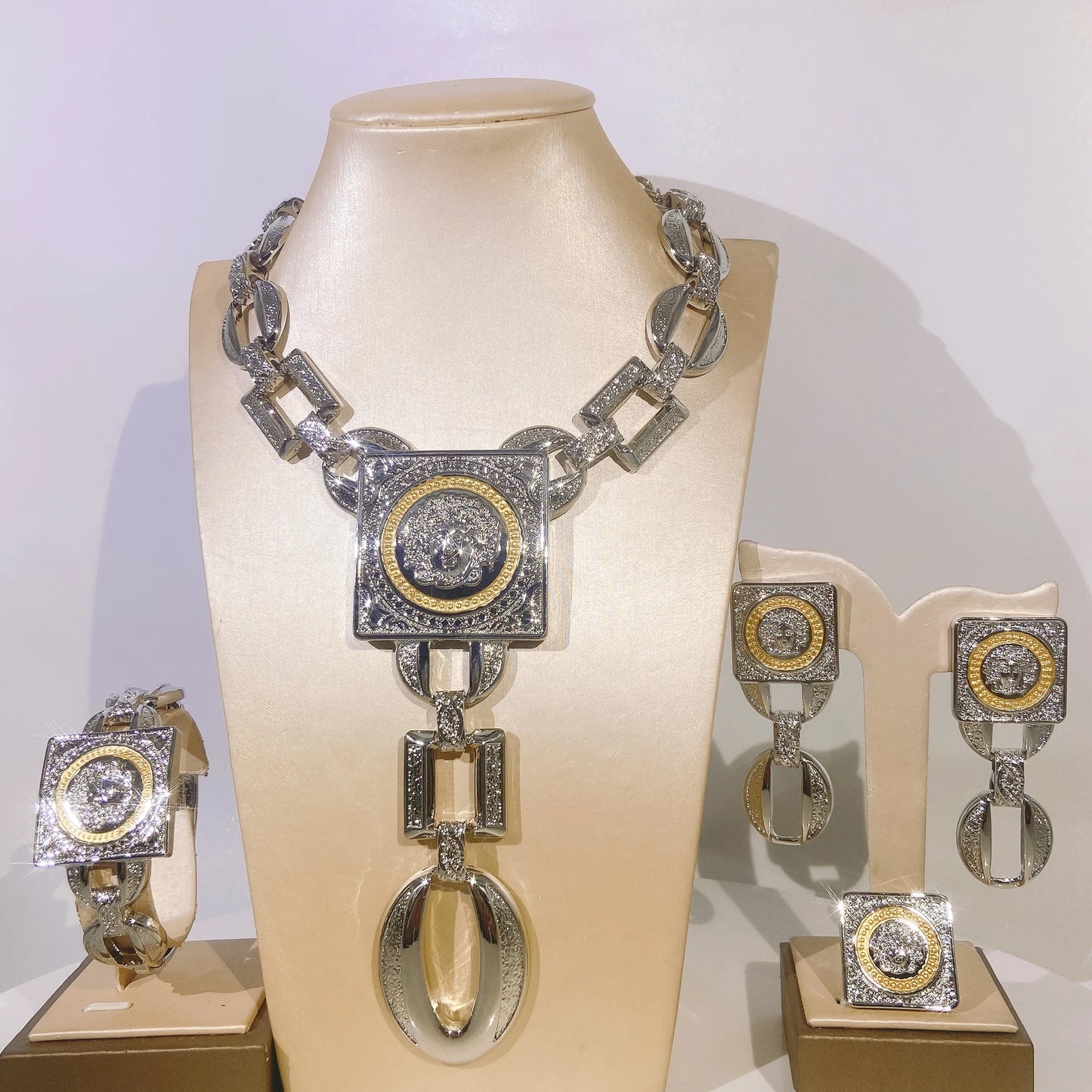 Face Charm Elegance: 3-Piece Ladies Jewelry Set – Pendant Necklace, Statement Earrings & Square Ring