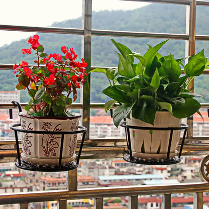 SkyBloom™ Hanging Metal Flower Pots (Set of 3) – Iron Art Planters with Hooks for Balcony & Fence