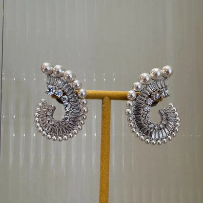 Love Pearl Elegance: Women’s Light Luxury Jewelry Set – Necklace, Earrings & Bracelet