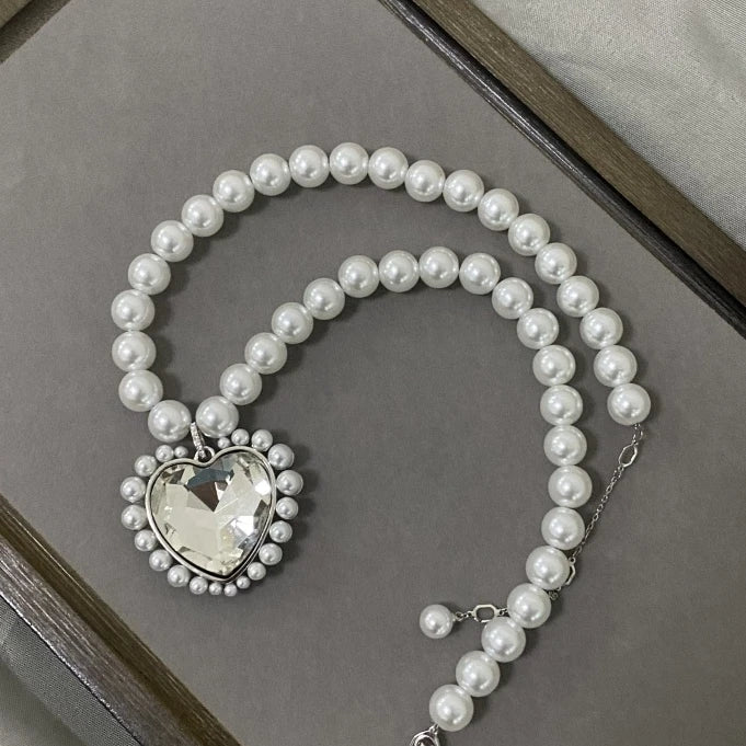 Love Pearl Elegance: Women’s Light Luxury Jewelry Set – Necklace, Earrings & Bracelet
